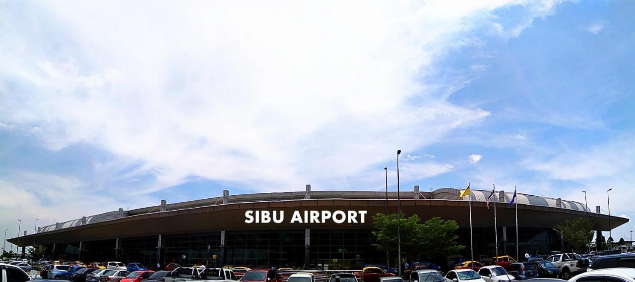 H Homestay Sibu - 1000Mbps 1Gbps Wifi, Astro & Auto Gate Parking Semi Detached House! エクステリア 写真