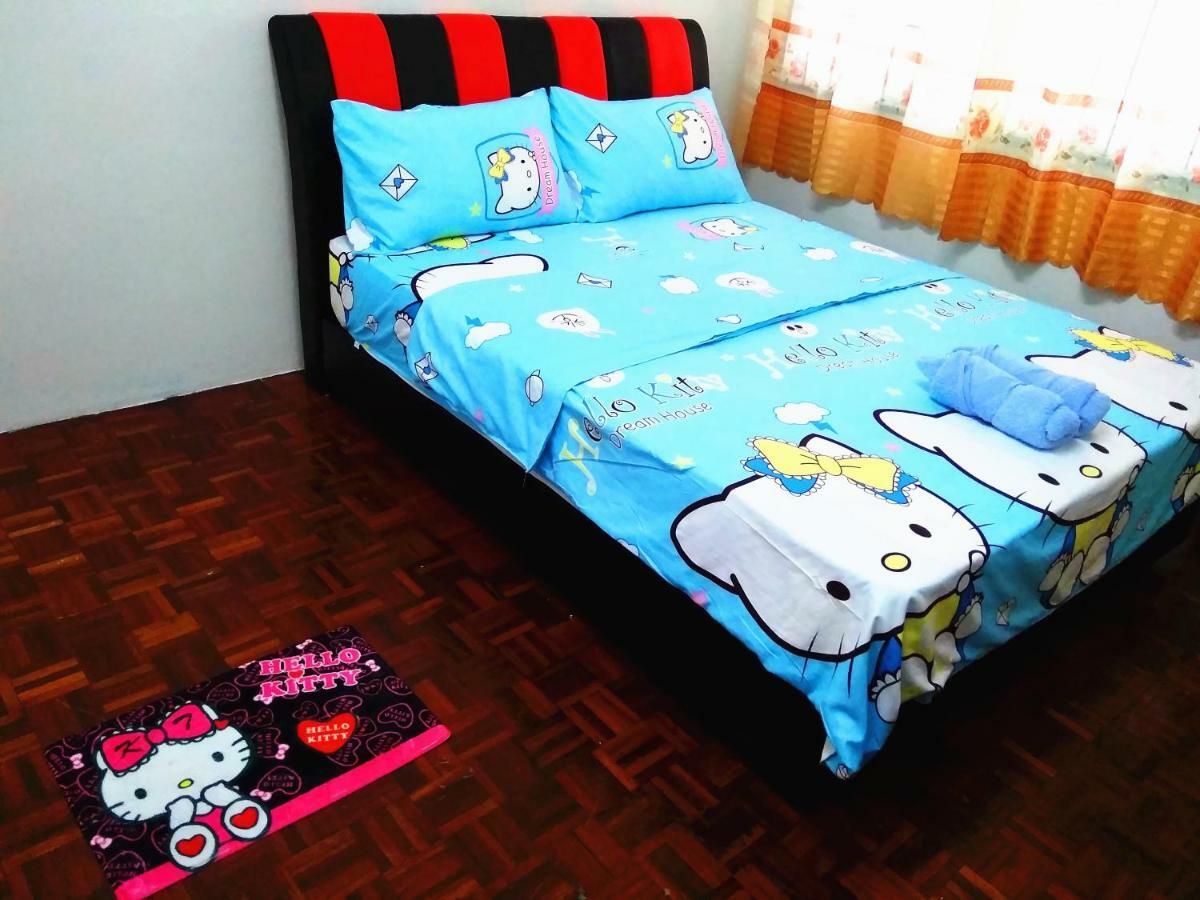 H Homestay Sibu - 1000Mbps 1Gbps Wifi, Astro & Auto Gate Parking Semi Detached House! エクステリア 写真